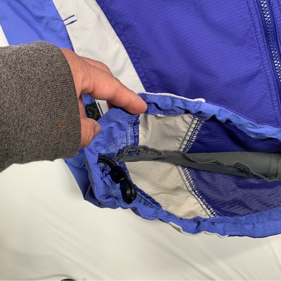 Columbia Women's Vintage Windbreaker Jacket. Size M. Blue - Picture 9 of 15